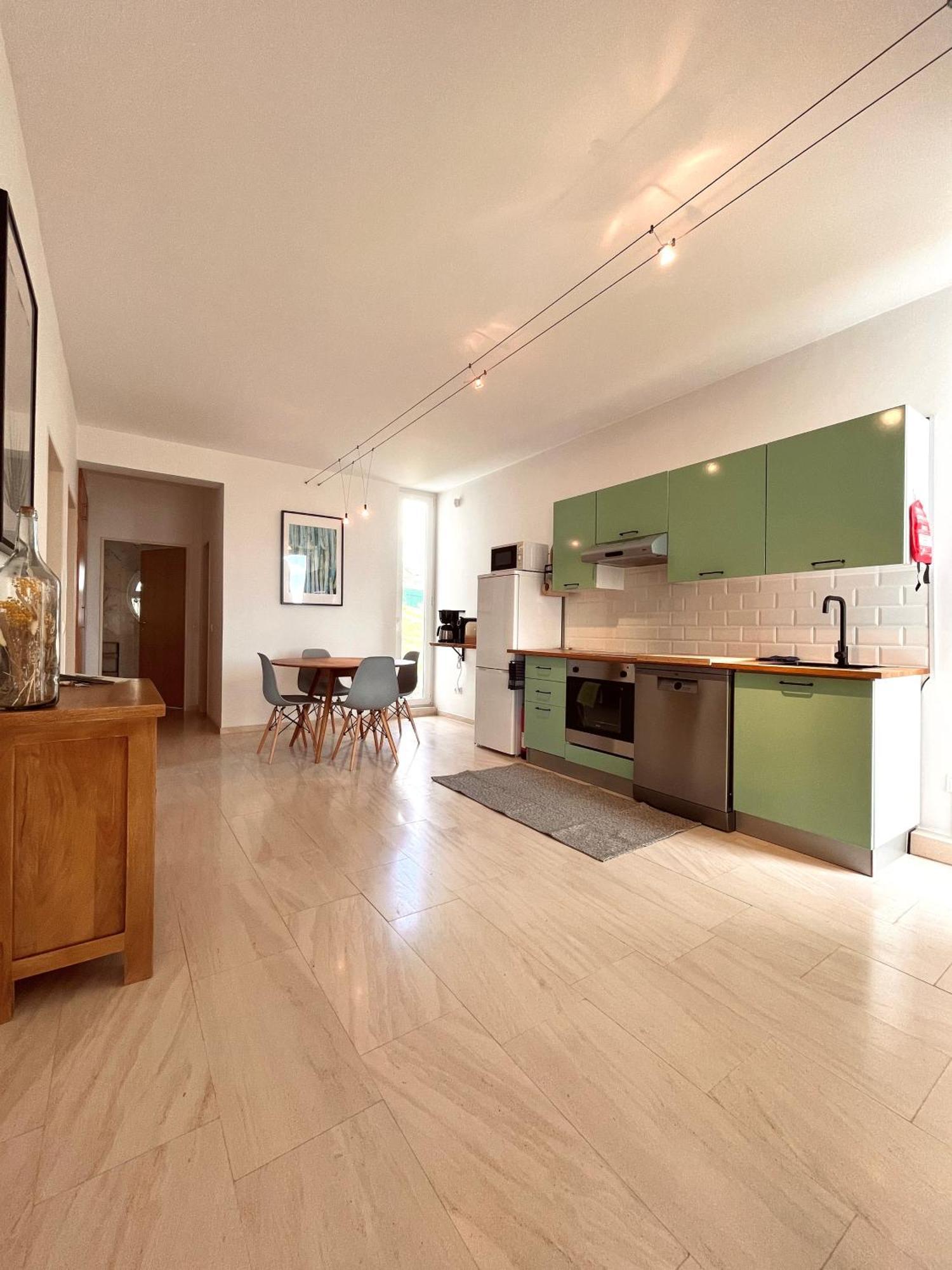 פטיאס Edles Apartment In Architektenvilla Mit Grossem Pool, Sauna, Dachterrasse Und Malerischem Garten מראה חיצוני תמונה